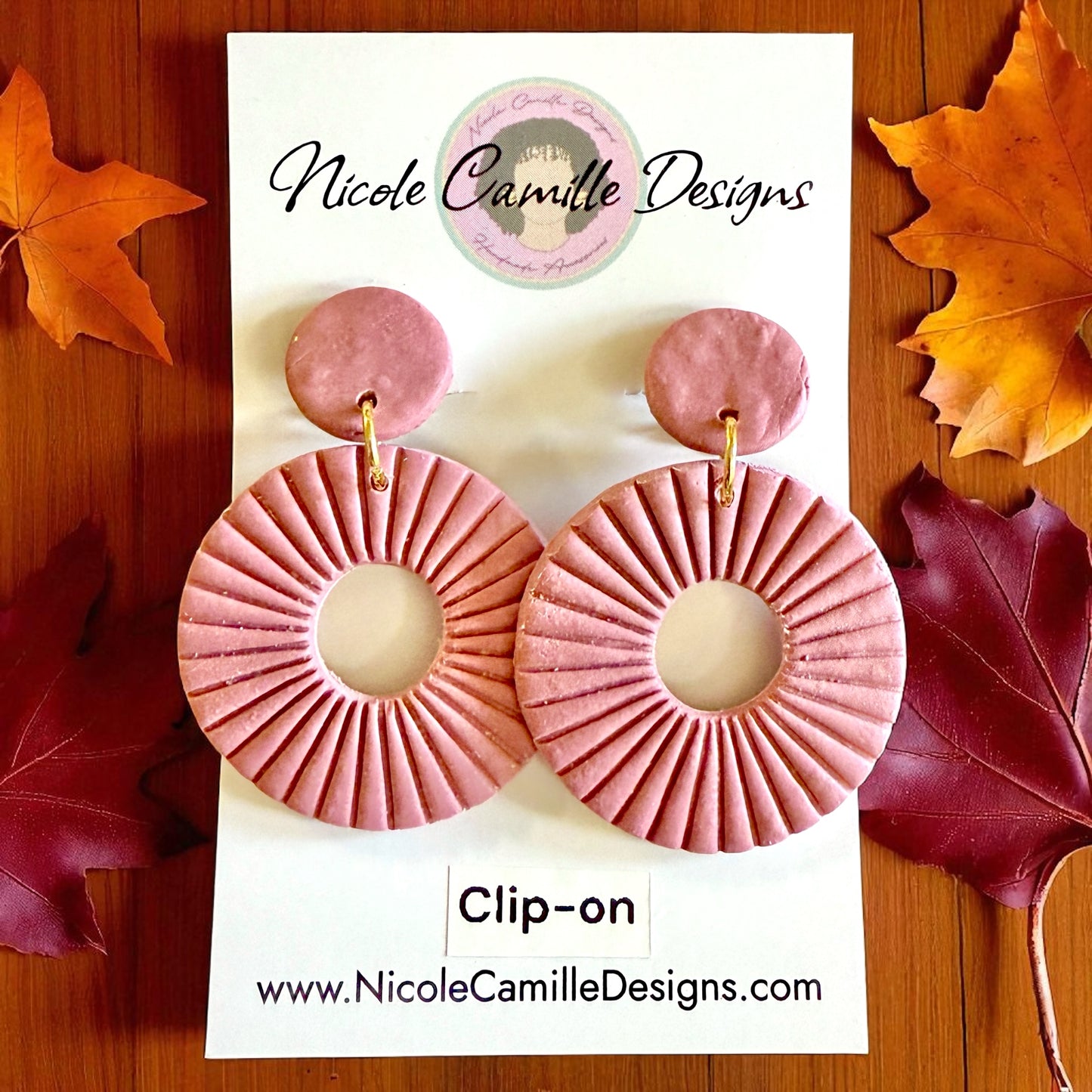 Mauve Lined Circle Clip-on Clay Earrings