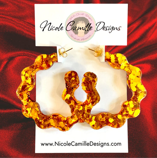 Gold Glitter Wavy Hoop Resin Earrings